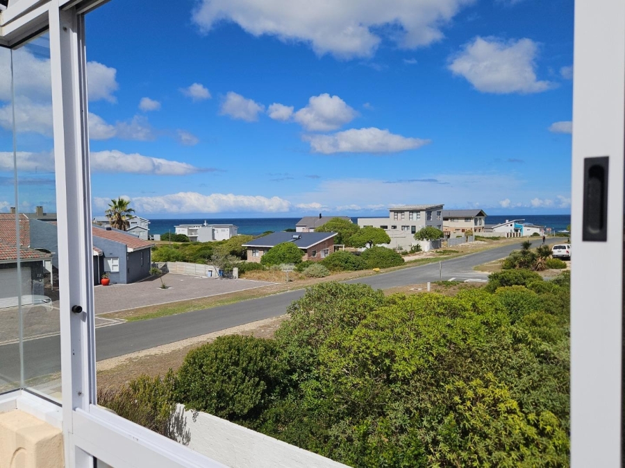 4 Bedroom Property for Sale in Pearly Beach Western Cape